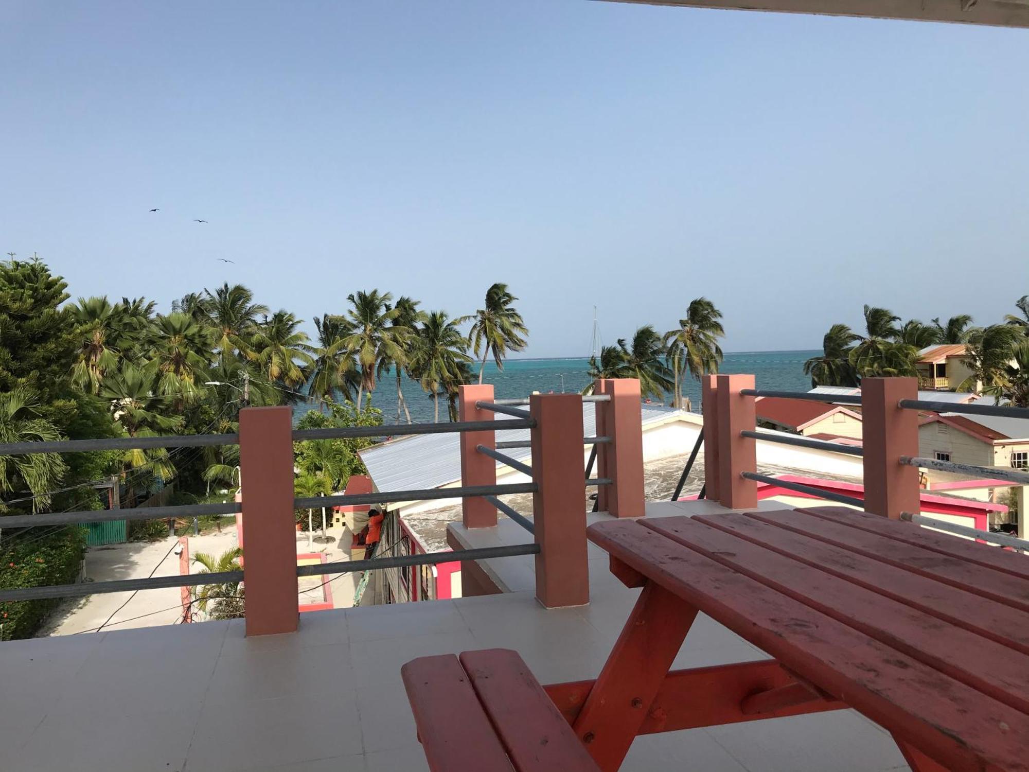 Tropical Paradise Express Caye Caulker Eksteriør bilde