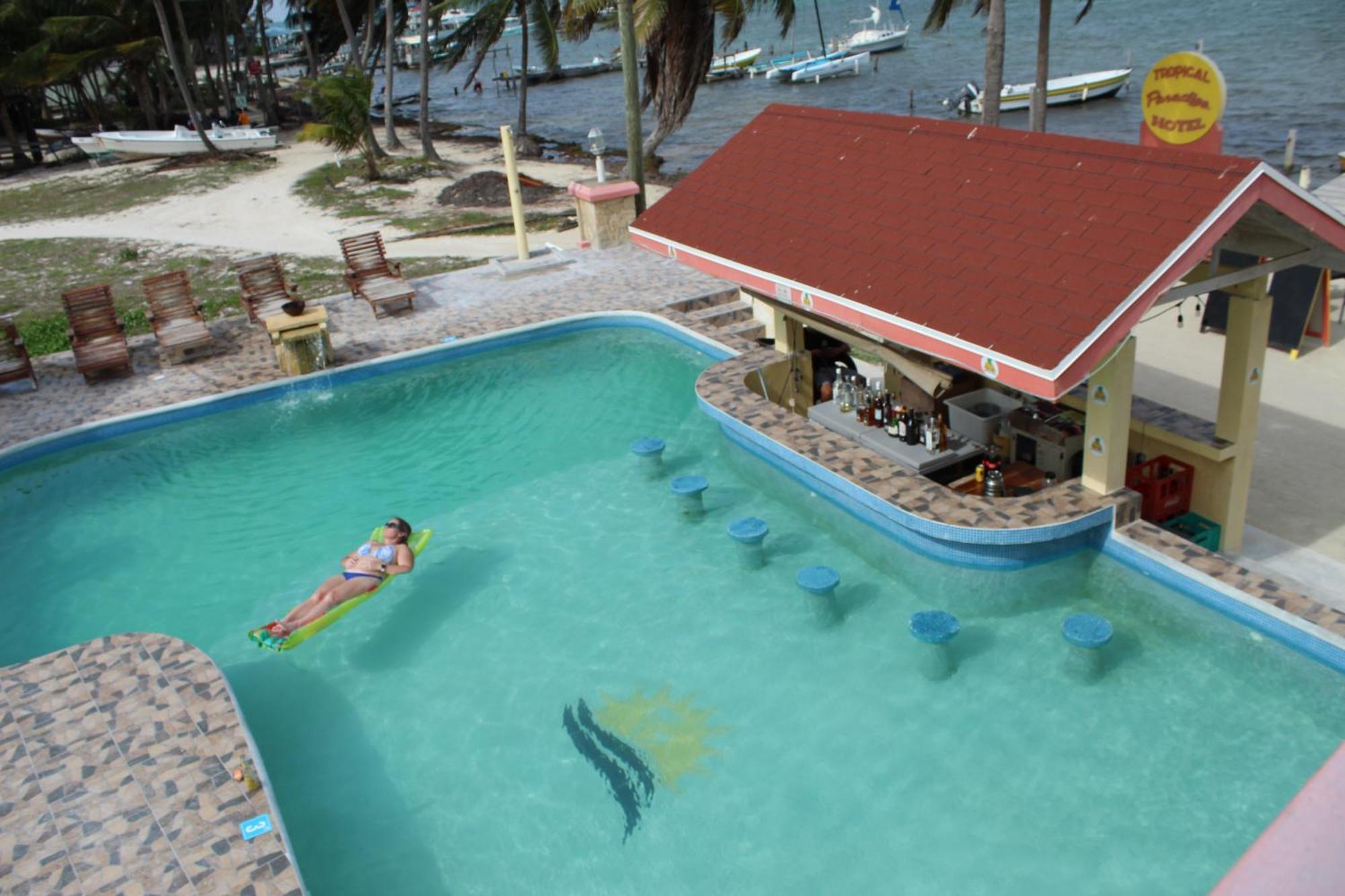 Tropical Paradise Express Caye Caulker Eksteriør bilde